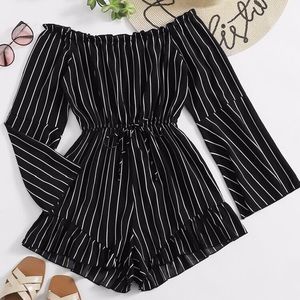 NWOT 🌺 Beautiful Off the Shoulder Romper! 🌺